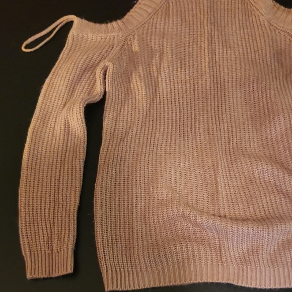 Stylish Off-the-Shoulder Tan Sweater - Picture 4 of 10